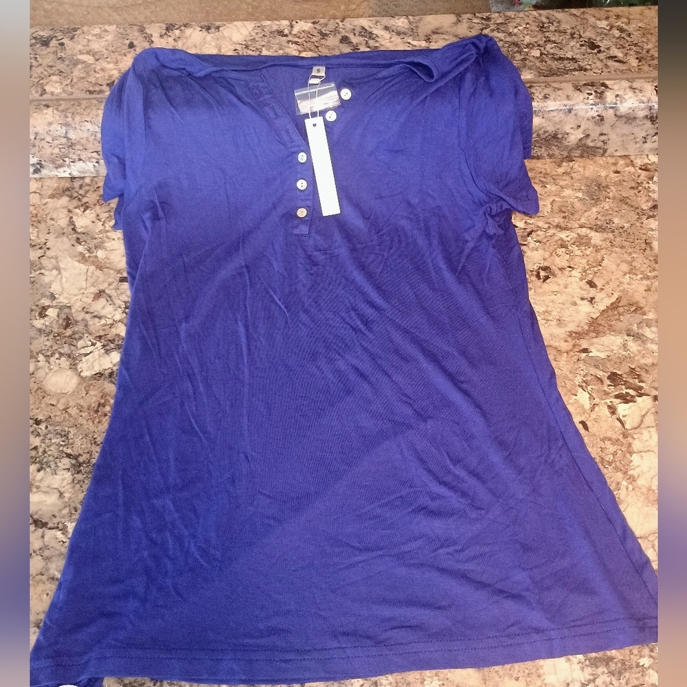 Wneedun Size Small Women's Top New With Tags